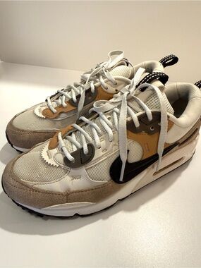 Women’s Nike Air Max 90 Futura - Size 6.5